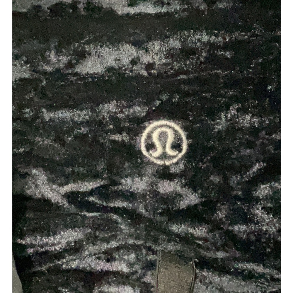Rare Lululemon Define Black Crushed Velvet Jacket Size 10 - Picture 5 of 7